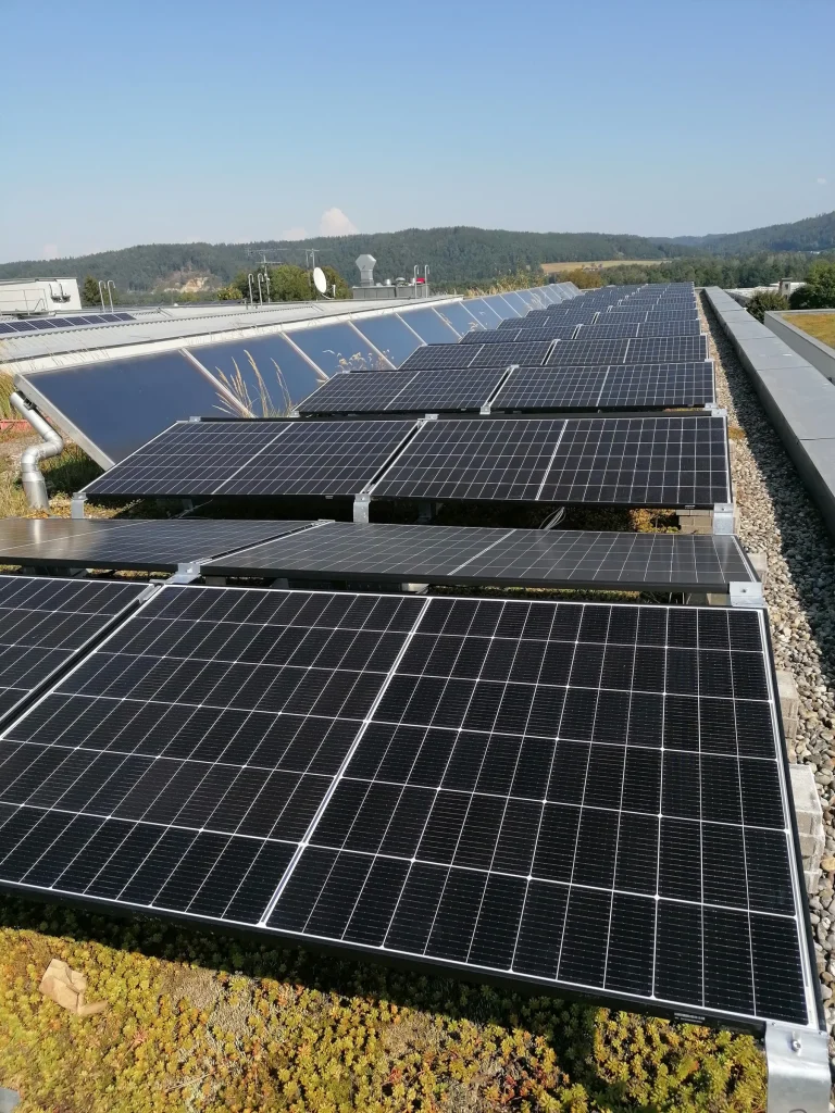 Projekt Bernascheckschule Mattighofen – Photovoltaik und Elektrotechnik