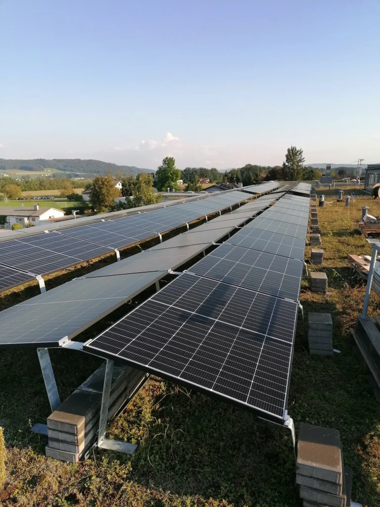 Projekt Bernascheckschule Mattighofen – Photovoltaik und Elektrotechnik